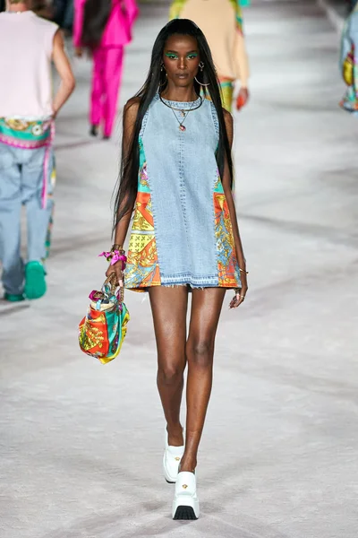 Look 44